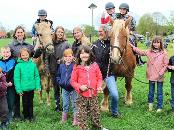 Groeikamp op de paardenboerderij © Heyo Vakantiekampen Groeikamp op de paardenboerderij © Heyo Vakantiekampen