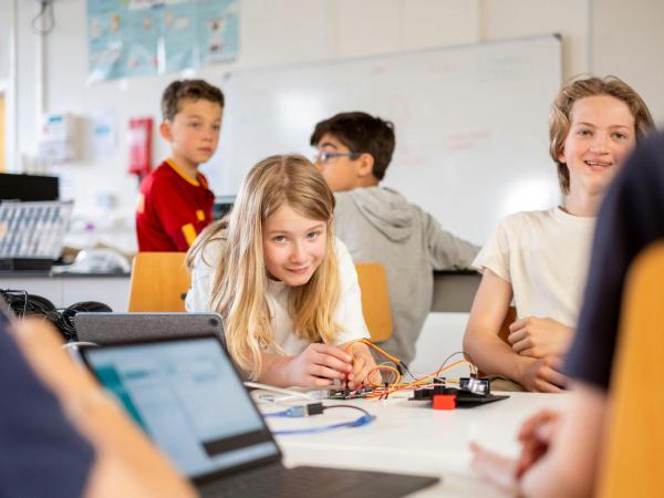 Robot experts © Skillz vzw Robot experts © Skillz vzw